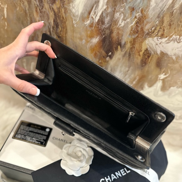 Chanel Large Black Chevron Quilted Caviar Turn Lock CC Oversize Clutch Bag - Picture 14 of 16